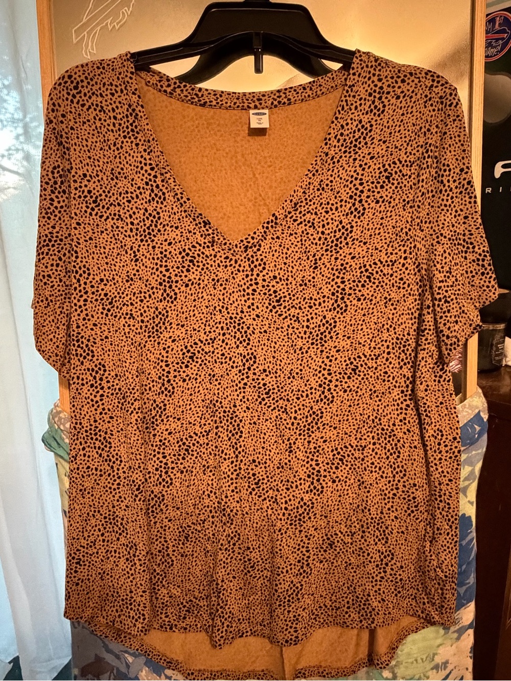 Old Navy Tan and Black V-Neck Short Sleeve Animal Print Top